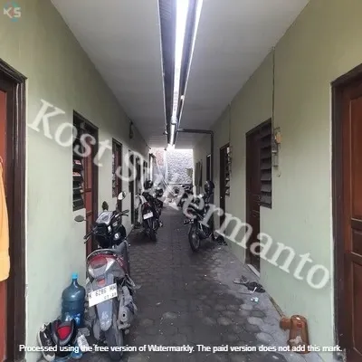 Koridor Kamar Bersih dan Rapi Kost Suhermanto 1 Semarang